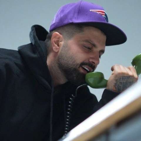 دانلود آهنگ میلاد بیلی بیزی